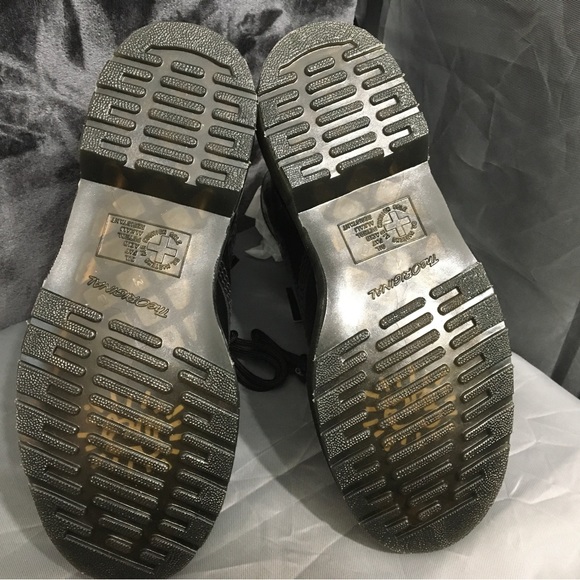 ICONIC! Dr Martens x Keith Haring BNIB! GORGEOUS BOOTS! USLadies/8 M/ 7 - Picture 3 of 12